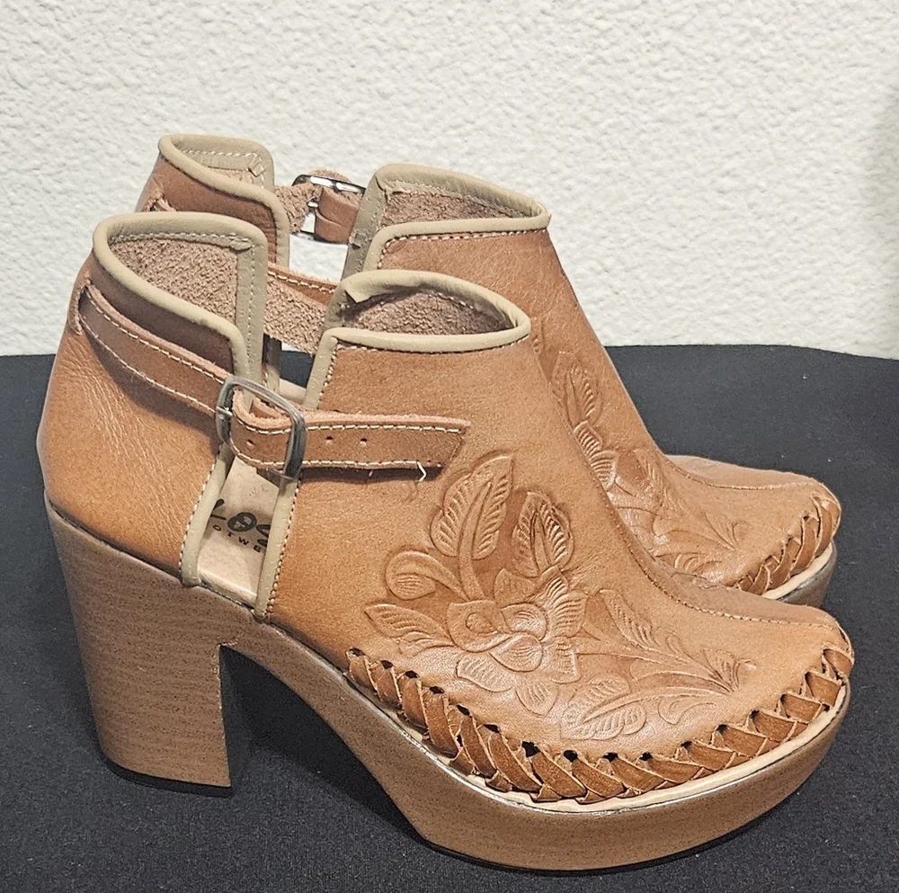 Tan Leather Women's Ankle Boots - Picture 4 of 7